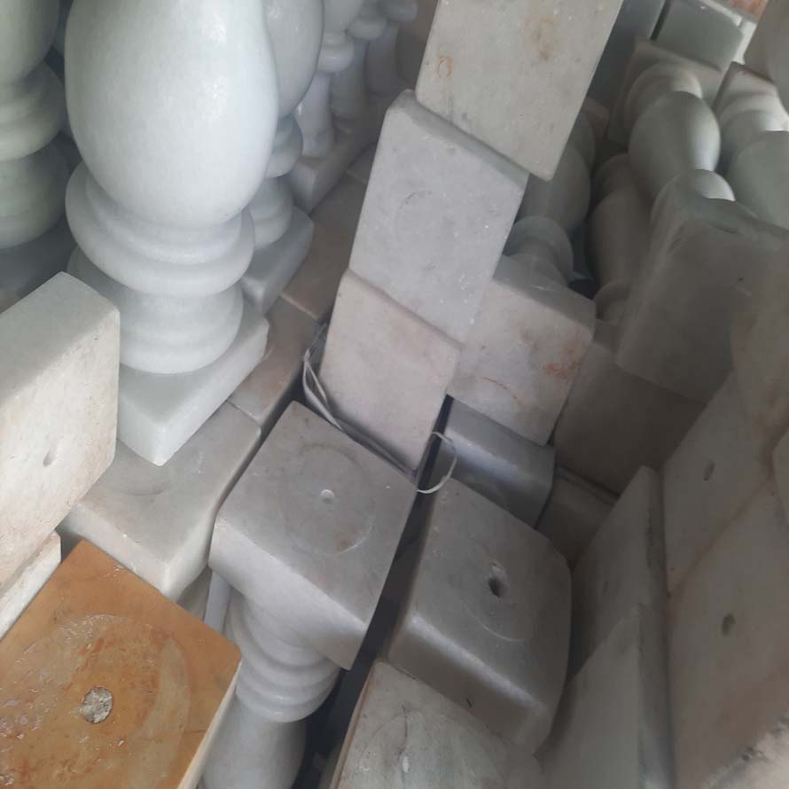 Con tiện đá hoa cươn
