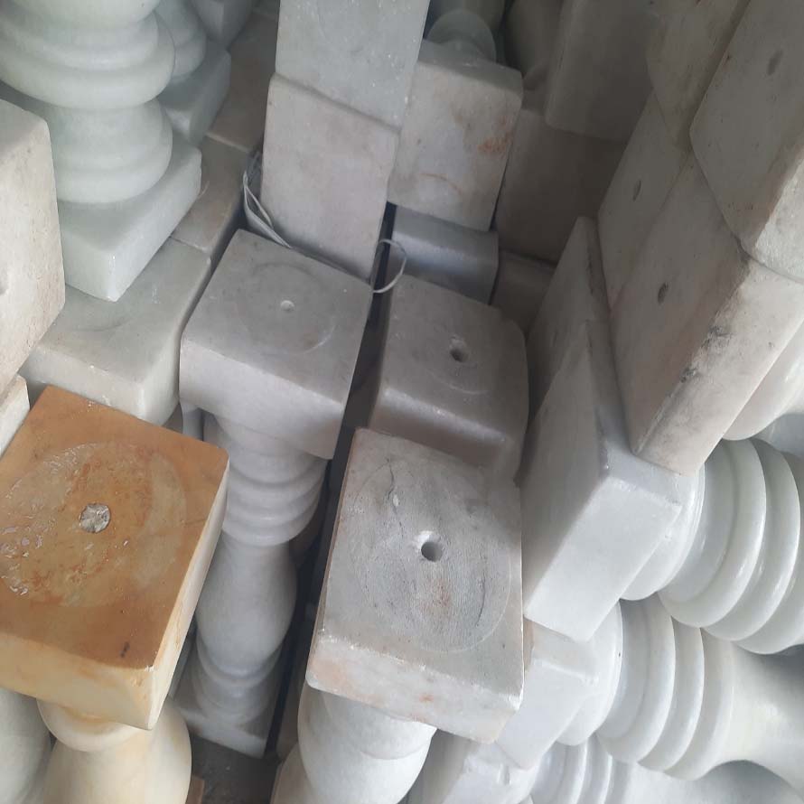 Con tiện đá hoa cươn
