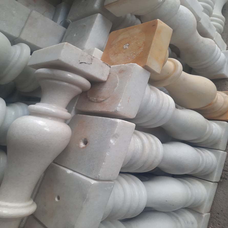 Con tiện đá hoa cươn